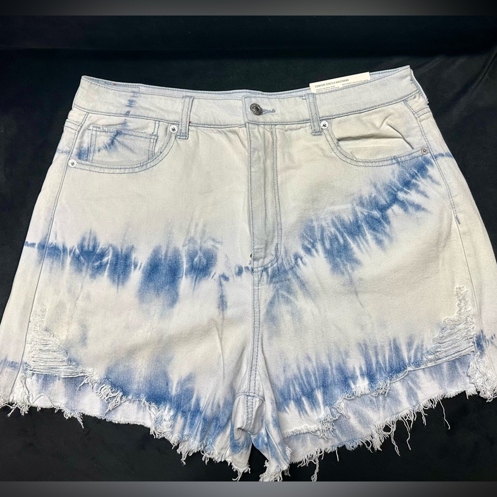 NWT American Eagle high rise mom denim short w/ comfort stretch waistband sz 14